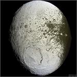 Astronomy Picture of the Day: Saturn's Iapetus: Painted Moon