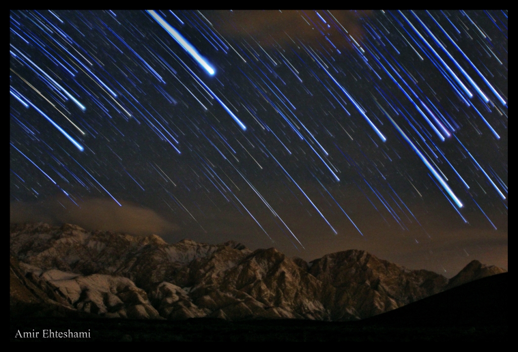 A winter's night, near mahan-joupar mountains  یک شب زمستانی کنار کوههای ماهان-جوپار.